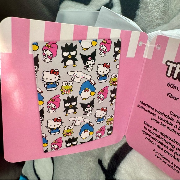 Hello Kitty & Friends 60” x 70” Plush Throw Blanket - Picture 6 of 11